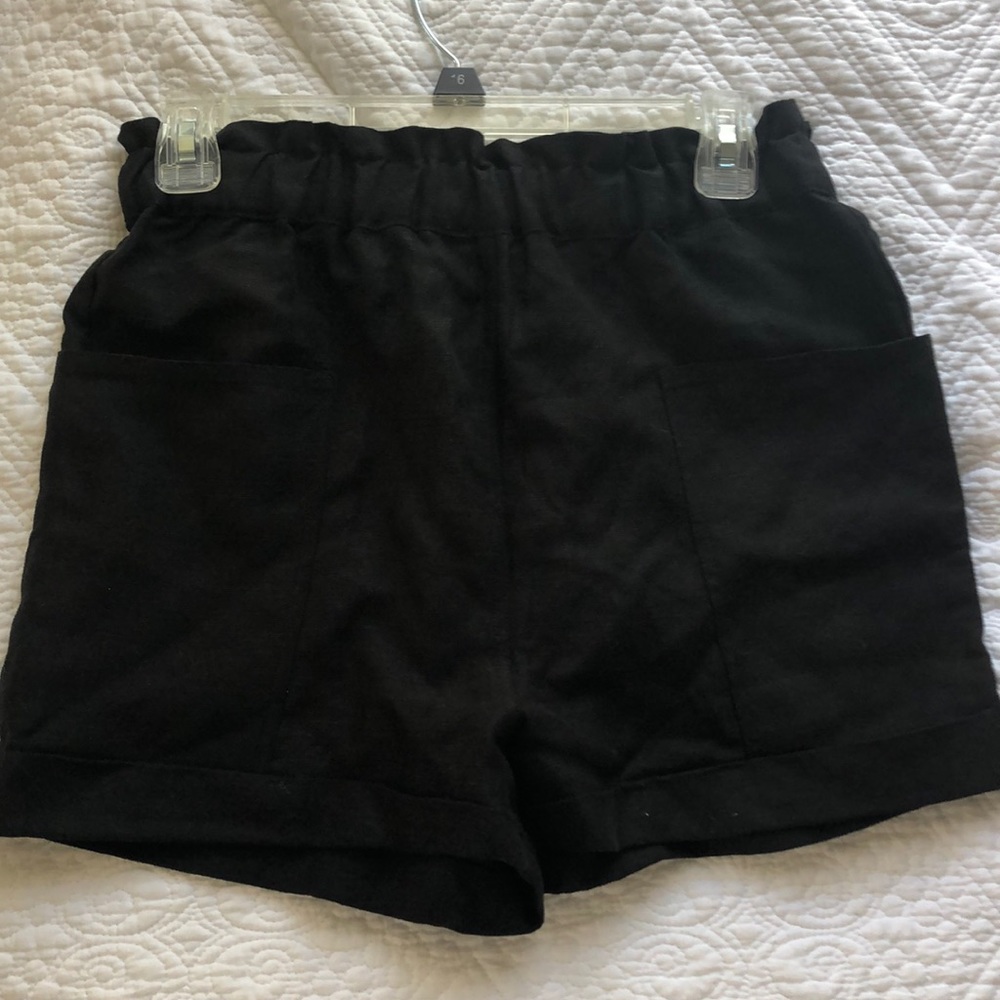 Aritzia Wilfred free black shorts